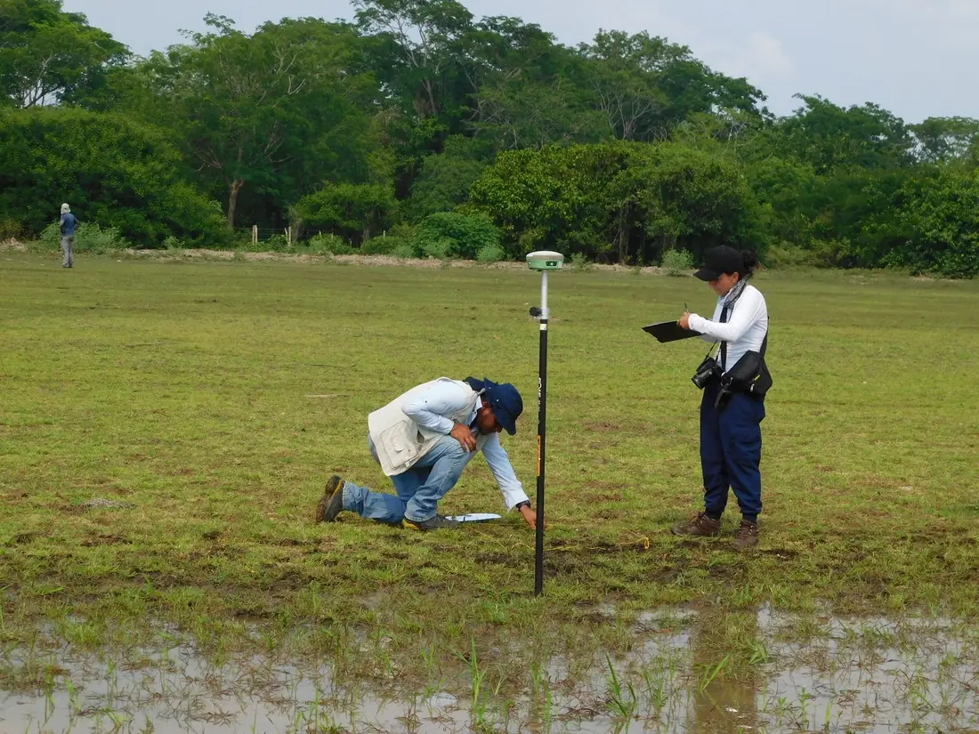 Levantamiento con GPS de precisión en una llanura húmeda