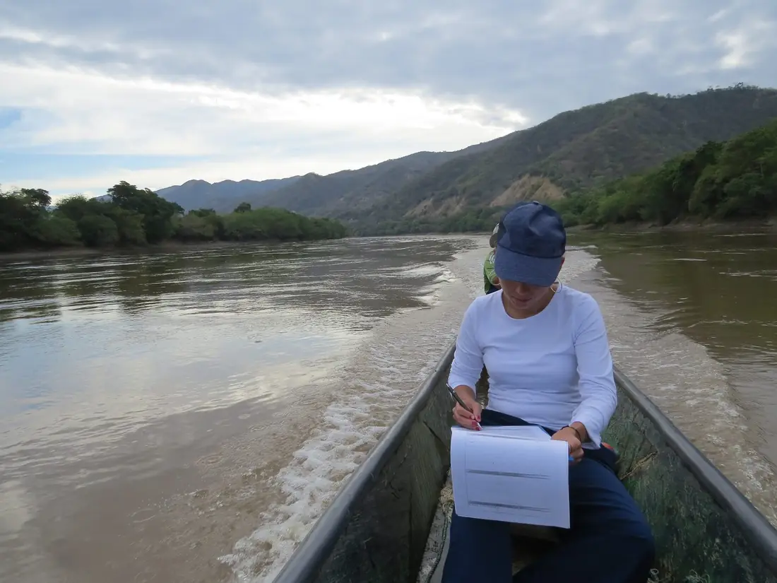 Trabajo de campo en un río